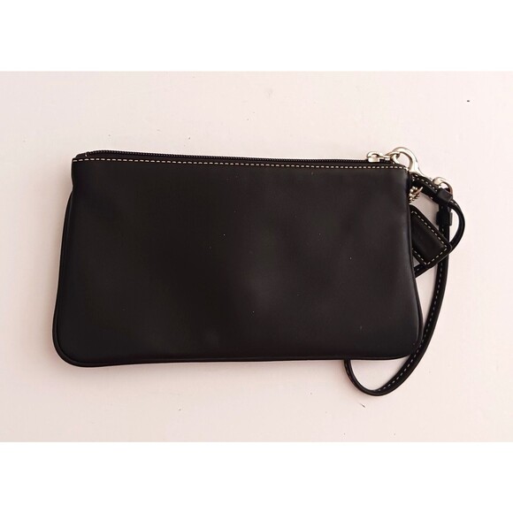 Coach Soho Blk Leather Wristlet Silver Buckle Front Pocket White Contrast Stitch - Picture 8 of 9